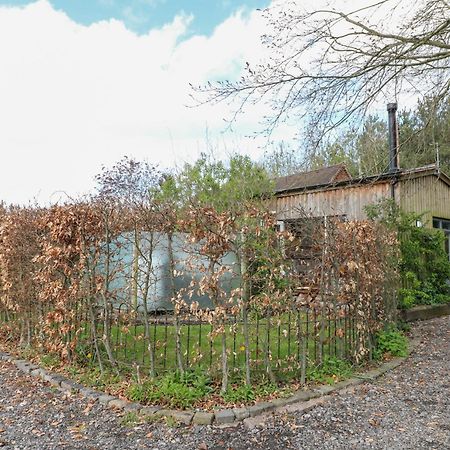 Villa Hen House View Rugeley Exterior foto